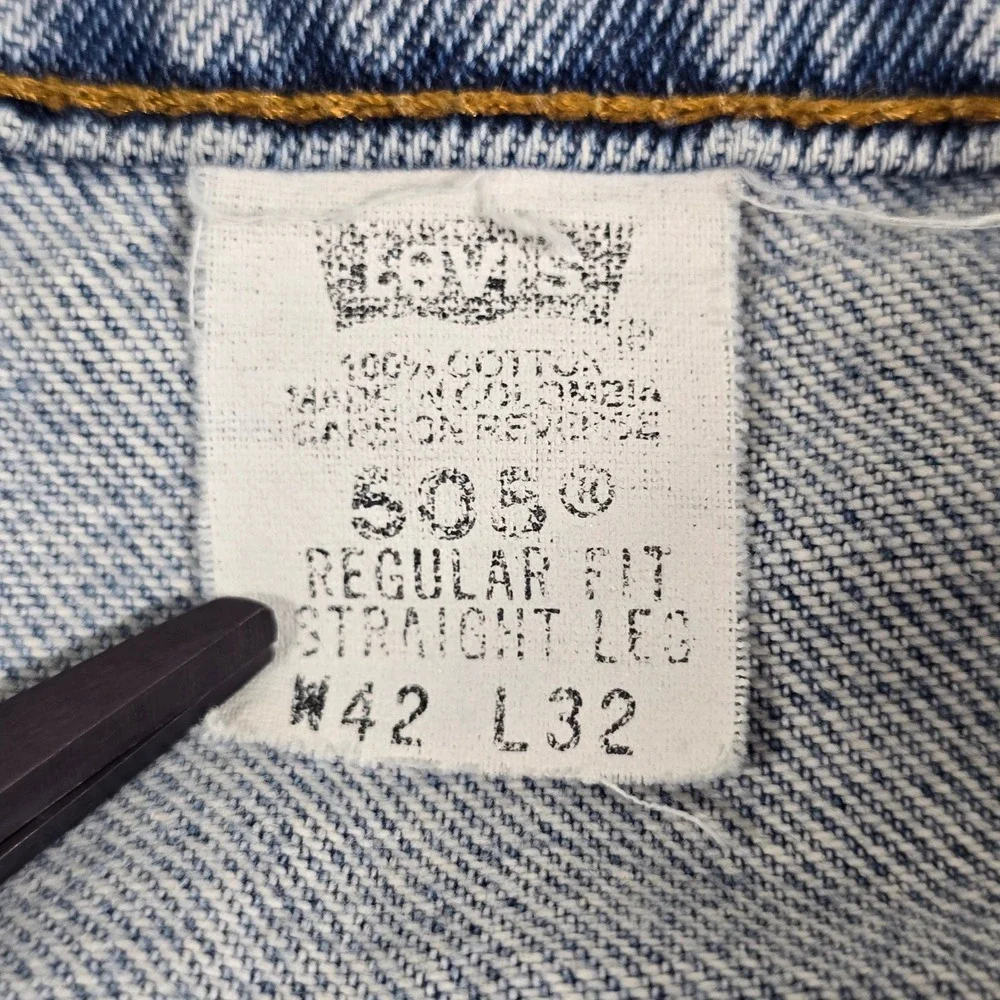 Levis 505 Regular Fit Straight Leg Jeans Mens 42x32 Light Wash Blue Vintage 90s